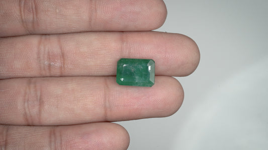 NATURAL EMERALD-7.73 CARAT