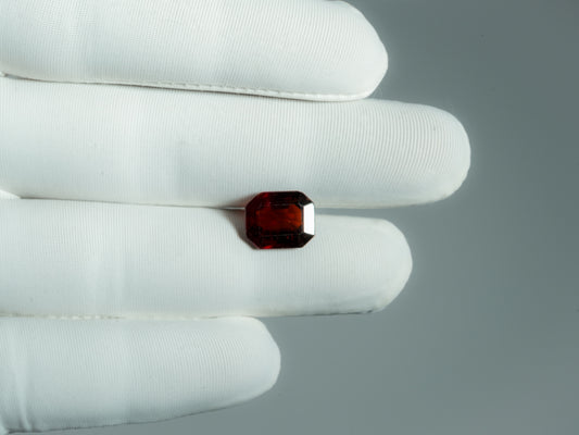 NATURAL HESSONITE-5.51CARAT