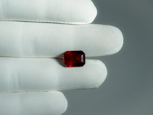 NATURAL HESSONITE-5.64CARAT