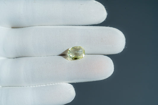 NATURAL YELLOW SAPPHIRE-3.79CARAT