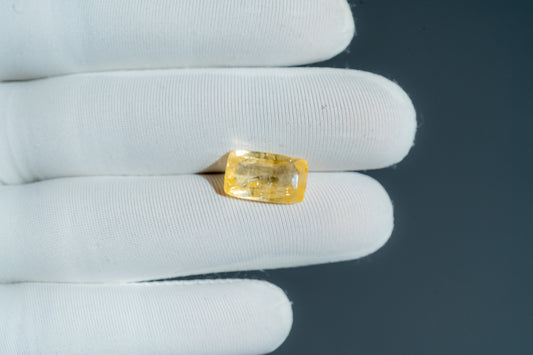 NATURAL YELLOW SAPPHIRE-6.74CARAT