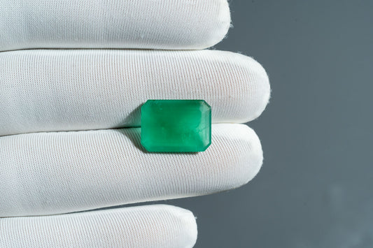 NATURAL EMERALD-6.94 CARAT