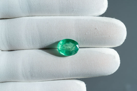 NATURAL EMERALD-5.51 CARAT