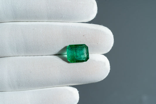 NATURAL EMERALD-5.04 CARAT