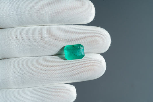 NATURAL EMERALD-4.89 CARAT