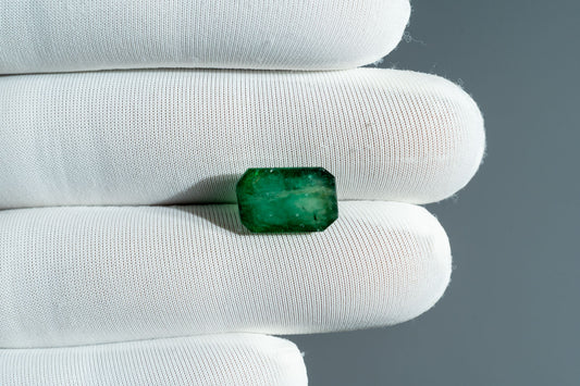 NATURAL EMERALD-5.64CARAT