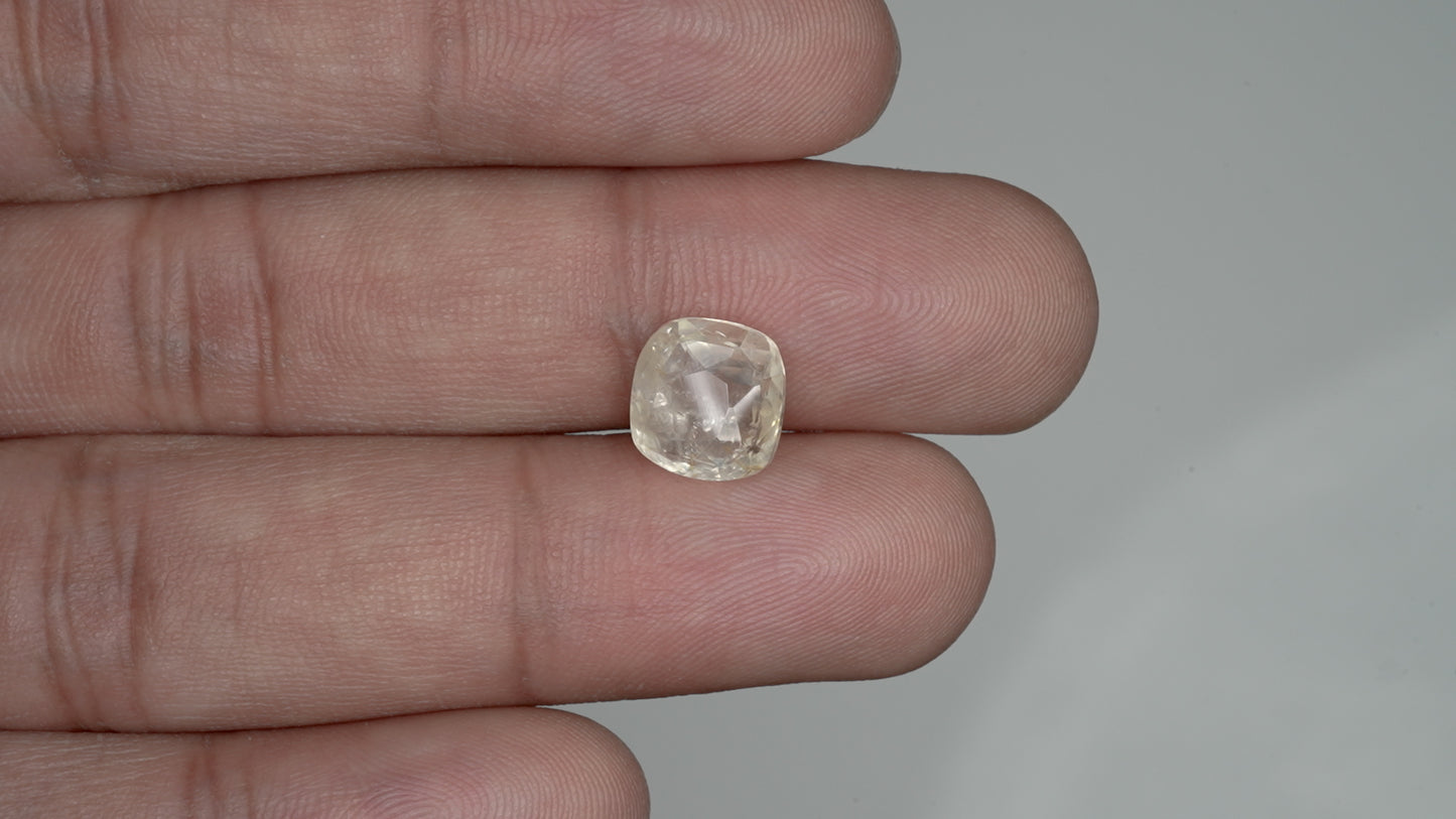 NATURAL YELLOW SAPPHIRE-4.87 CARAT