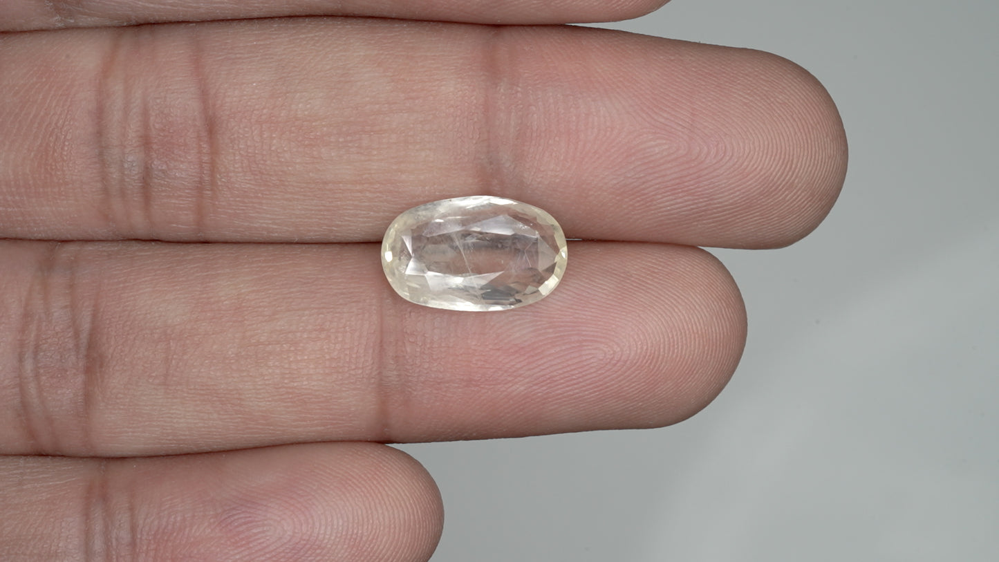 NATURAL YELLOW SAPPHIRE-6.64 CARAT