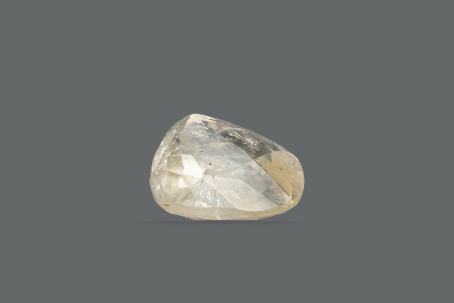 NATURAL YELLOW SAPPHIRE-4.87 CARAT