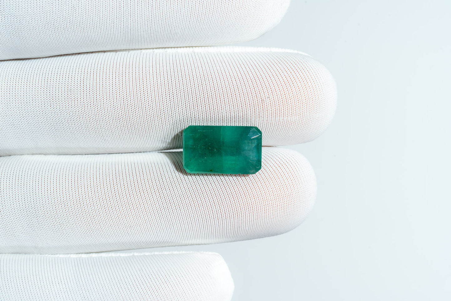 NATURAL EMERALD-5.78CARAT