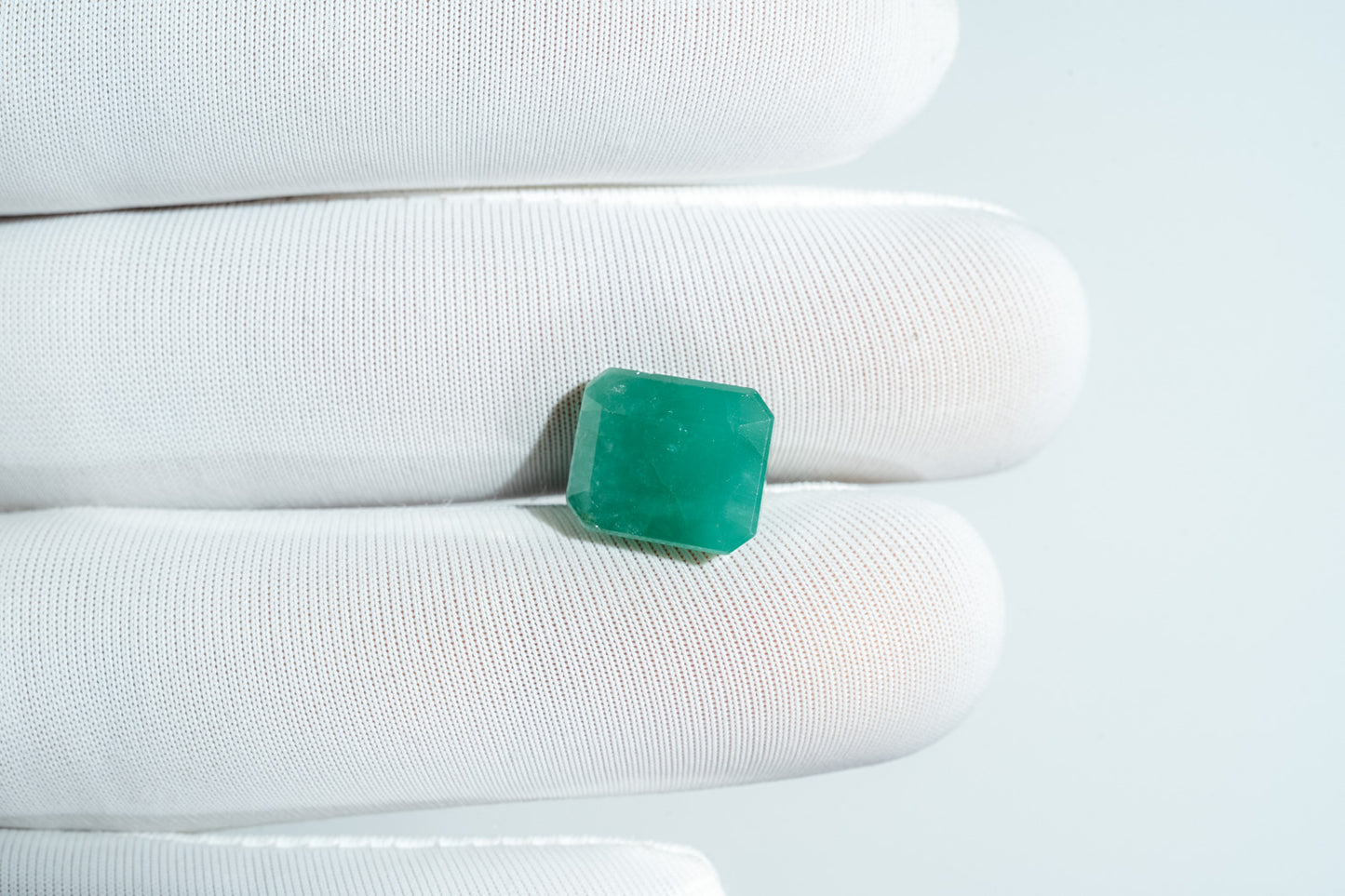 NATURAL EMERALD-6.05CARAT
