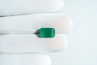 NATURAL EMERALD-6.73CARAT