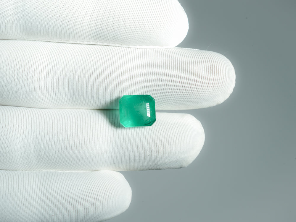 NATURAL EMERALD-5.04CARAT