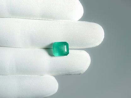 NATURAL EMERALD-5.04CARAT