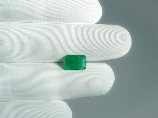 NATURAL EMERALD-2.82CARAT