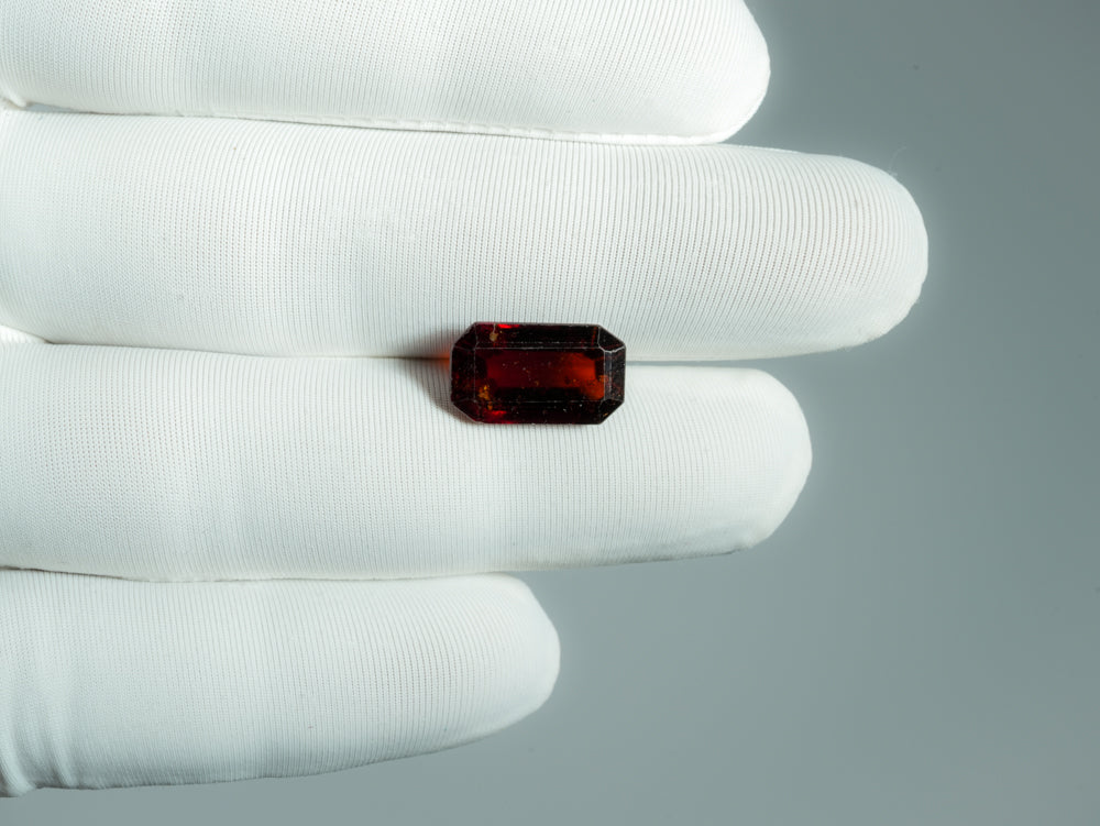 NATURAL HESSONITE-8.28CARAT