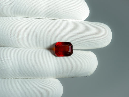 NATURAL HESSONITE-5.57CARAT