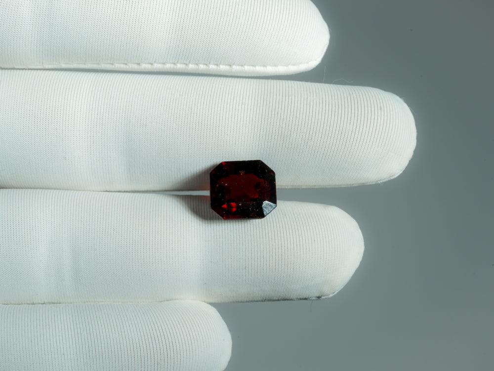 NATURAL HESSONITE-6.82CARAT