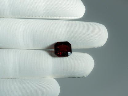 NATURAL HESSONITE-6.82CARAT