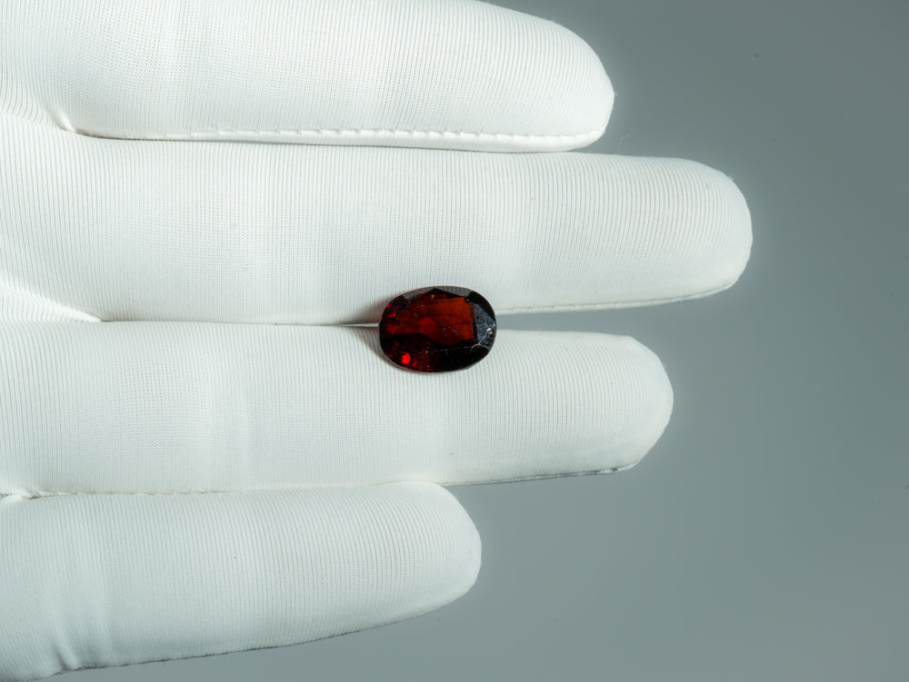 NATURAL HESSONITE-6.82CARAT
