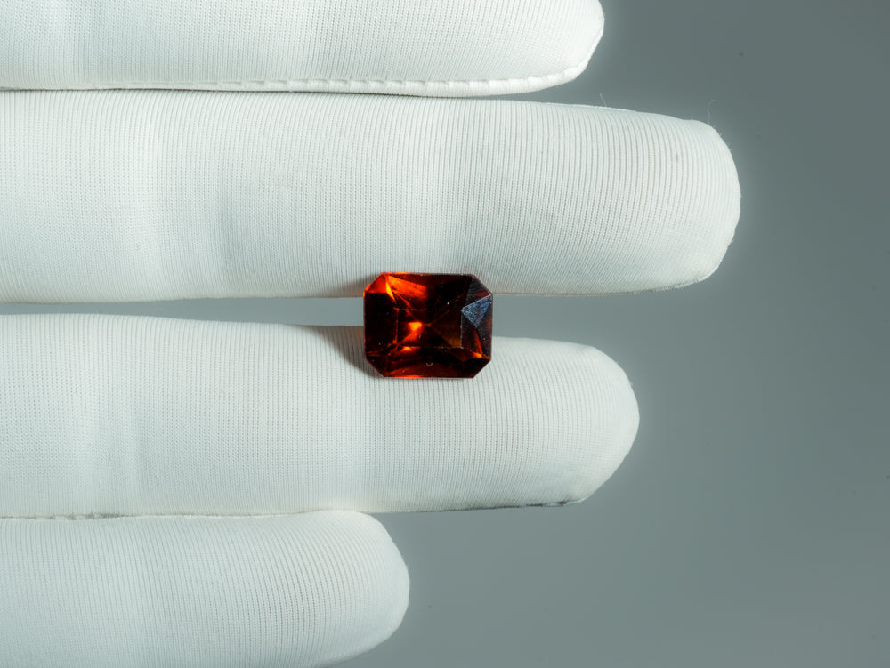 NATURAL HESSONITE-5.23CARAT