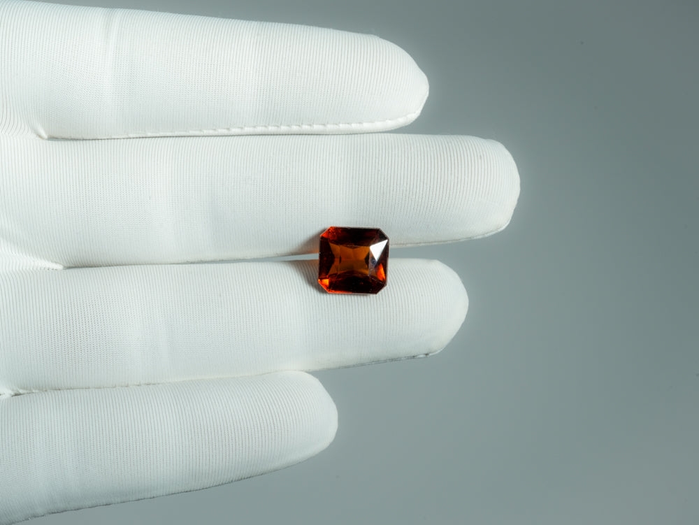 NATURAL HESSONITE-7.66CARAT
