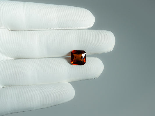 NATURAL HESSONITE-7.66CARAT