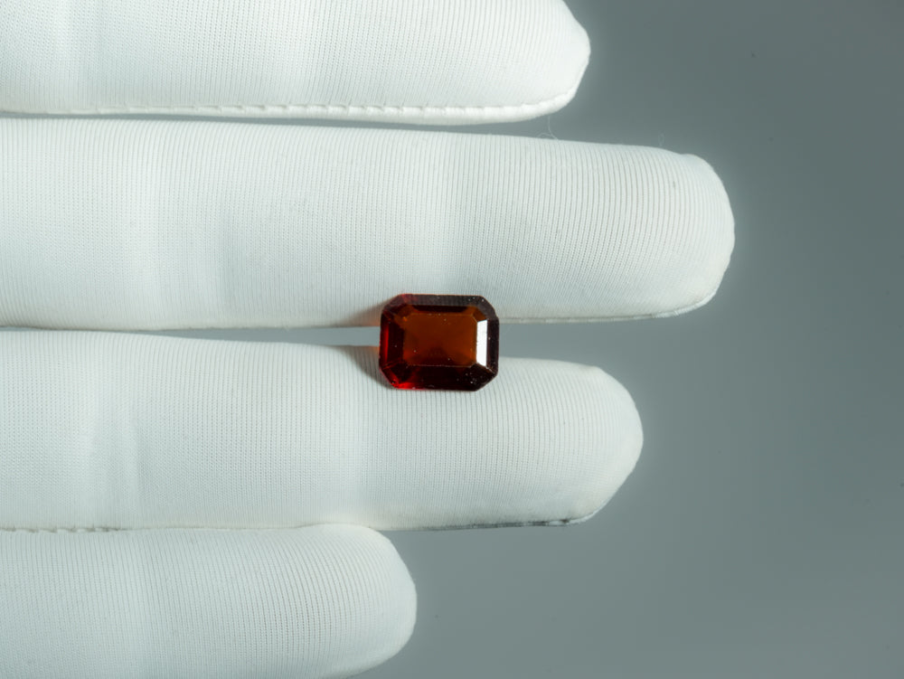 NATURAL HESSONITE-4.31CARAT