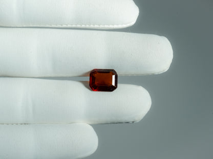 NATURAL HESSONITE-4.31CARAT