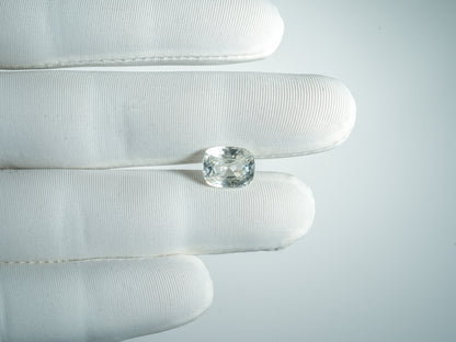 NATURAL WHITE SAPPHIRE-5.78CARAT