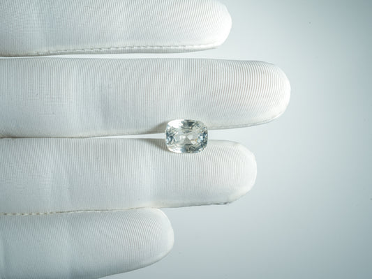 NATURAL WHITE SAPPHIRE-5.78CARAT