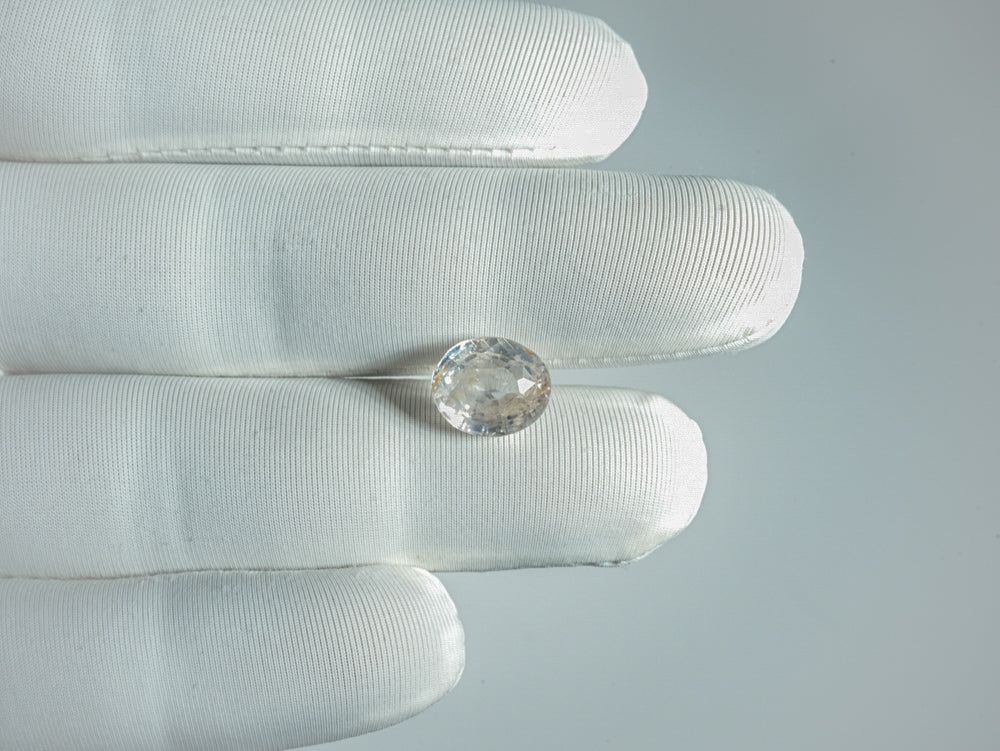 NATURAL WHITE SAPPHIRE-6.43CARAT