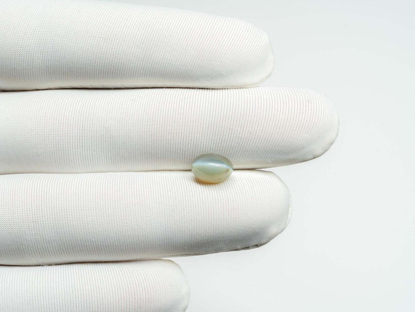 NATURAL CATS EYE- 3.08 CARAT