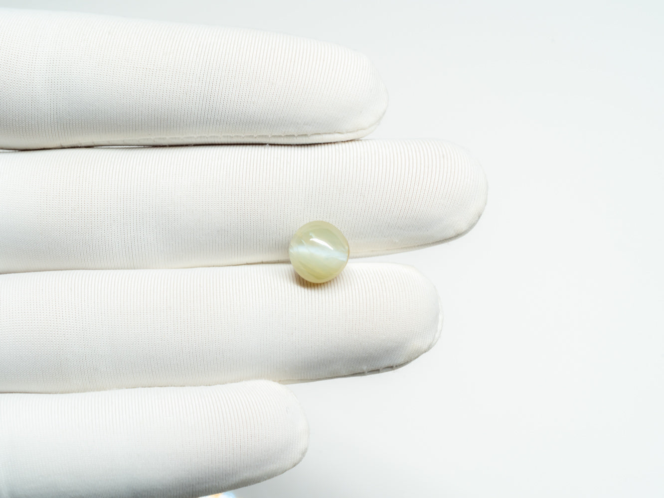 NATURAL CATS EYE-5.86 CARAT