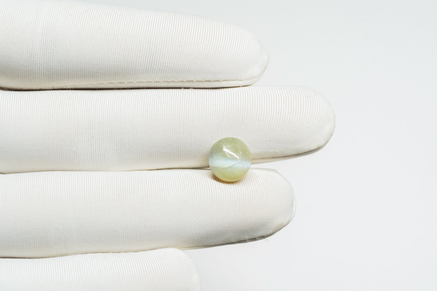 NATURAL CATS EYE-4.56 CARAT