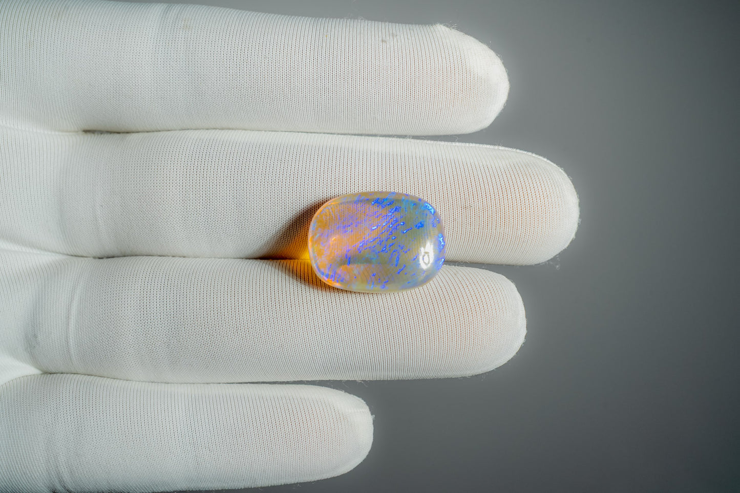 NATURAL OPAL-12.66CARAT