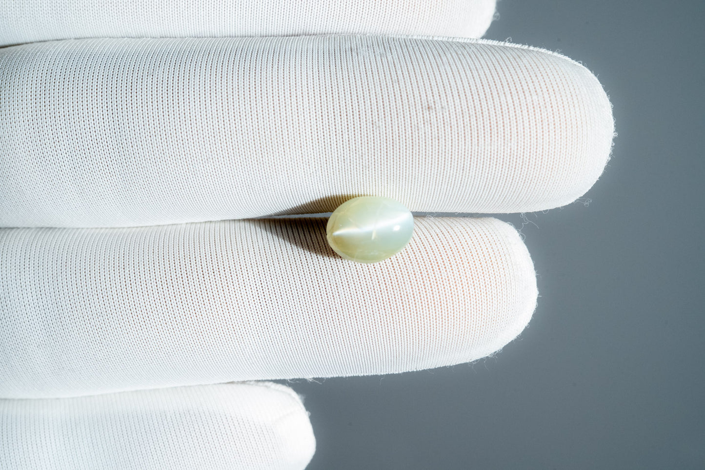 NATURAL CATS EYE-4.04CARAT
