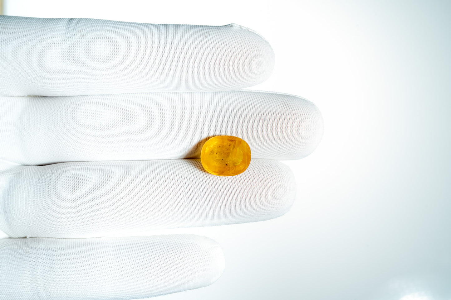 YELLOW SAPPHIRE (THAILAND)-7.30CARAT