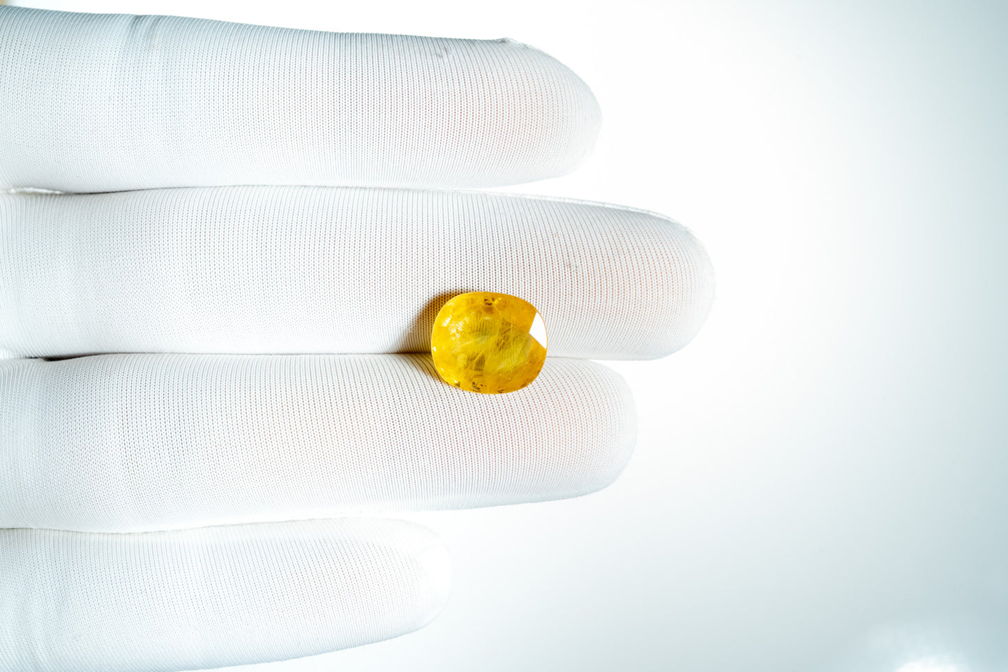 YELLOW SAPPHIRE (THAILAND)-7.64CARAT