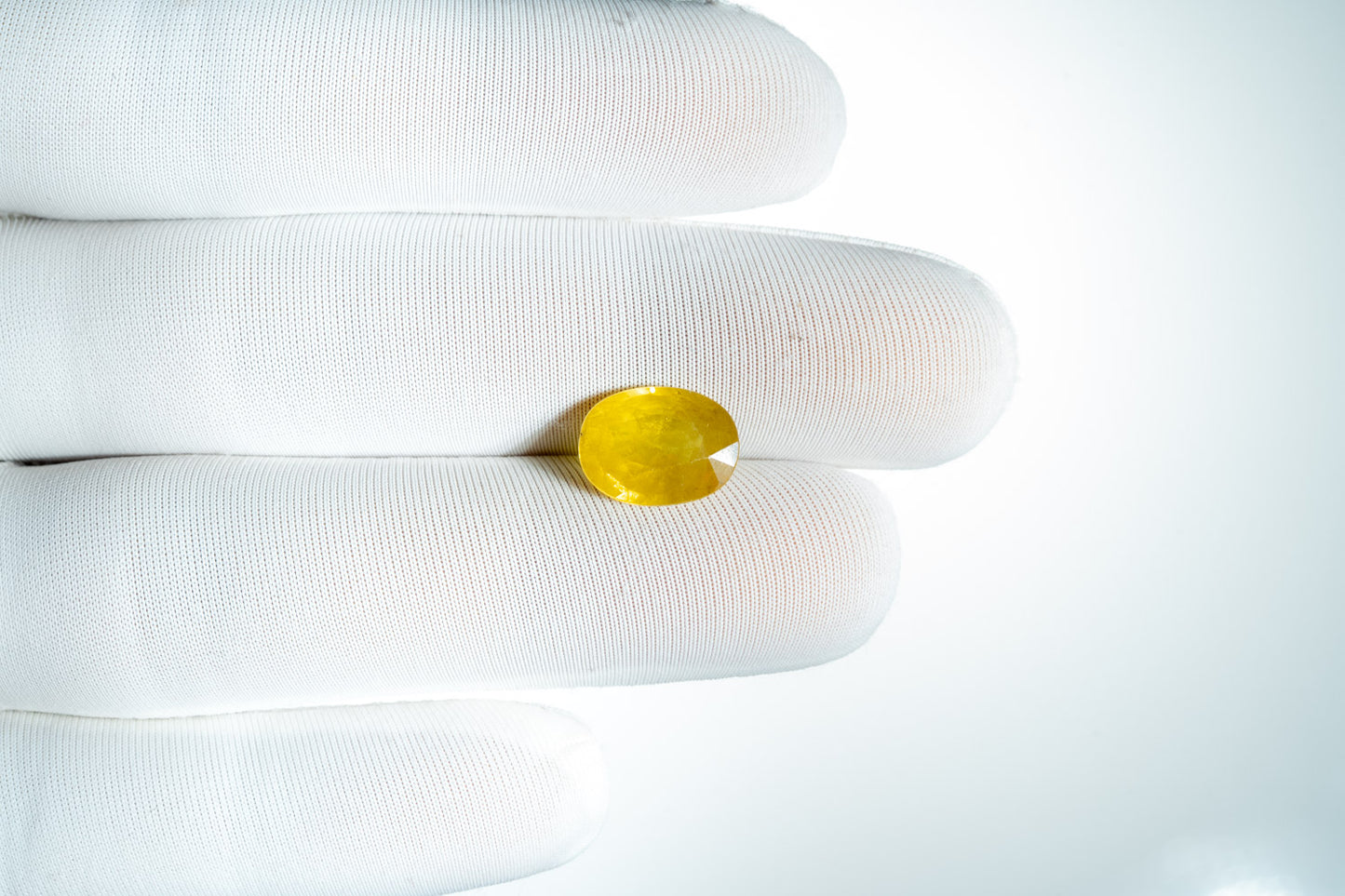 YELLOW SAPPHIRE(THAILAND)-5.25CARAT