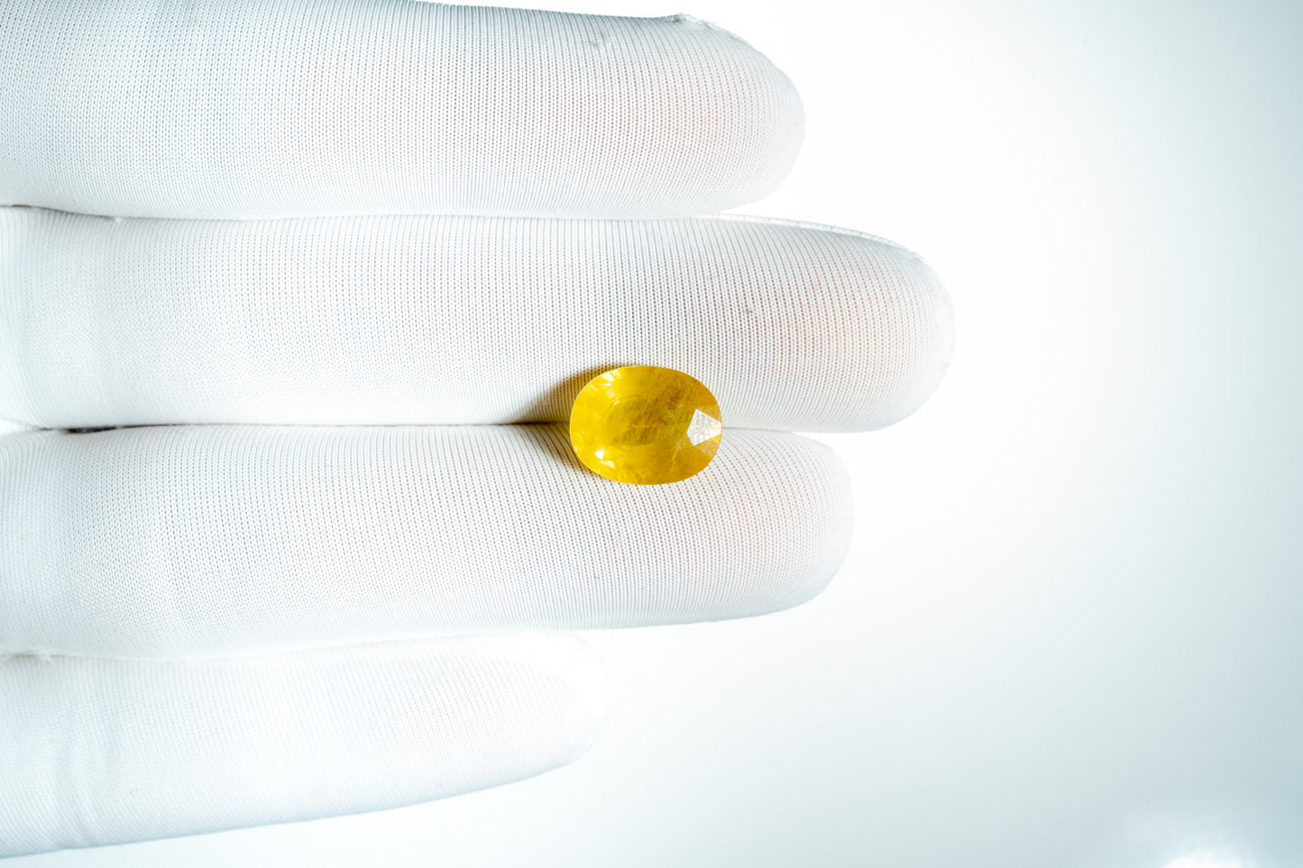 YELLOW SAPPHIRE(THAILAND)-6.31CARAT