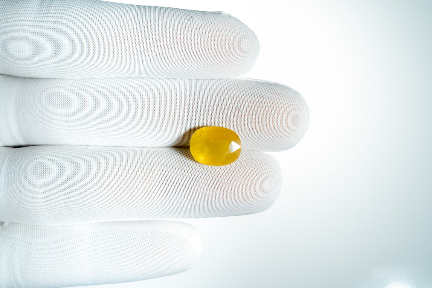 YELLOW SAPPHIRE (THAILAND)-5.85CARAT
