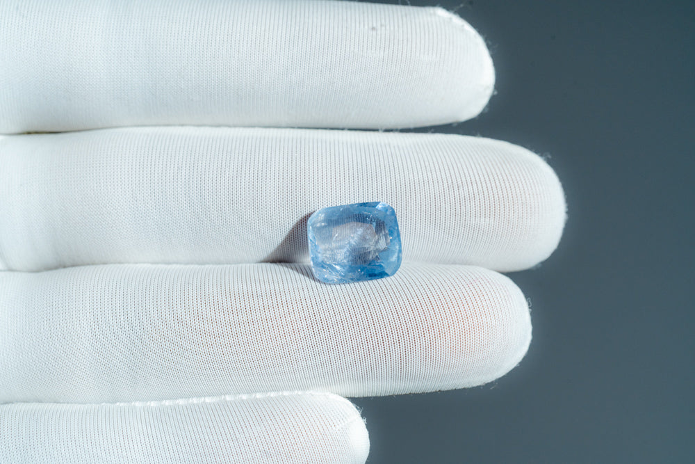NATURAL BLUE SAPPHIRE-6.79CARAT