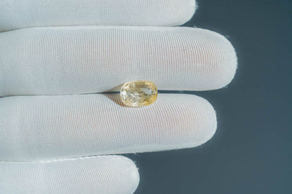 NATURAL YELLOW SAPPHIRE-4.52CARAT