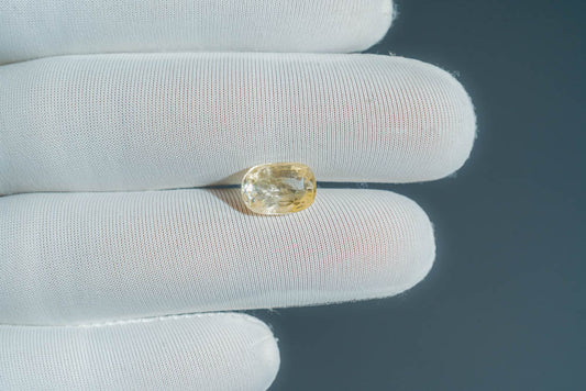NATURAL YELLOW SAPPHIRE-4.52CARAT