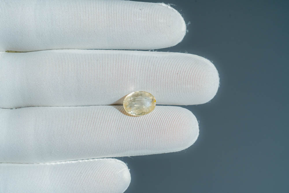 NATURAL YELLOW SAPPHIRE-4.71CARAT