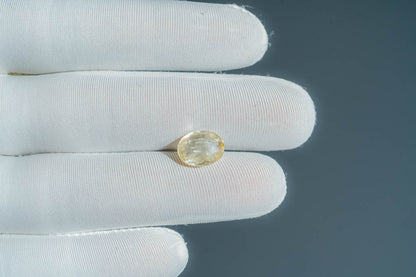 NATURAL YELLOW SAPPHIRE-4.71CARAT