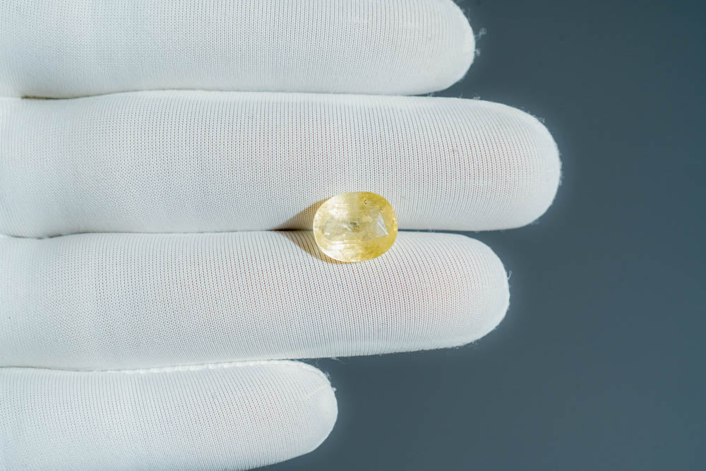 NATURAL YELLOW SAPPHIRE-6.70CARAT
