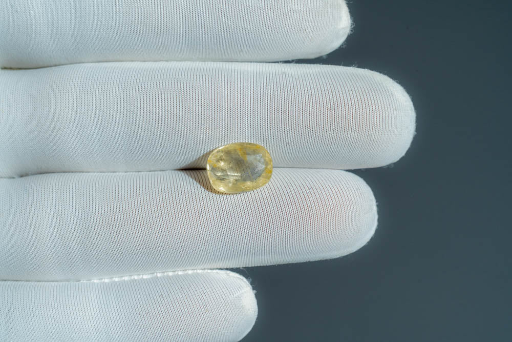 NATURAL YELLOW SAPPHIRE-4.65CARAT