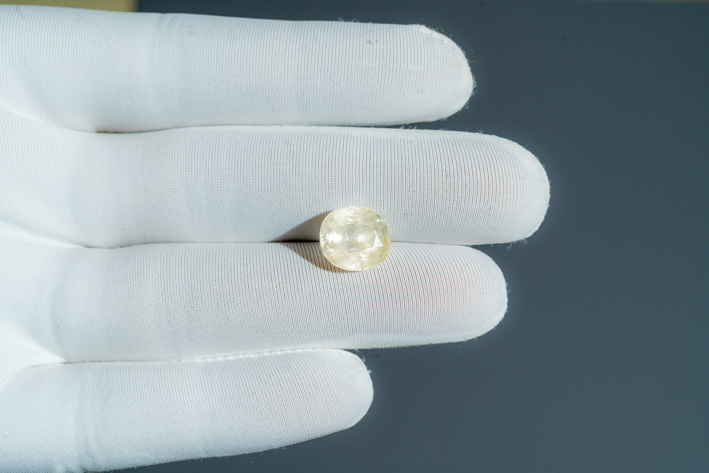 NATURAL YELLOW SAPPHIRE-7.24CARAT